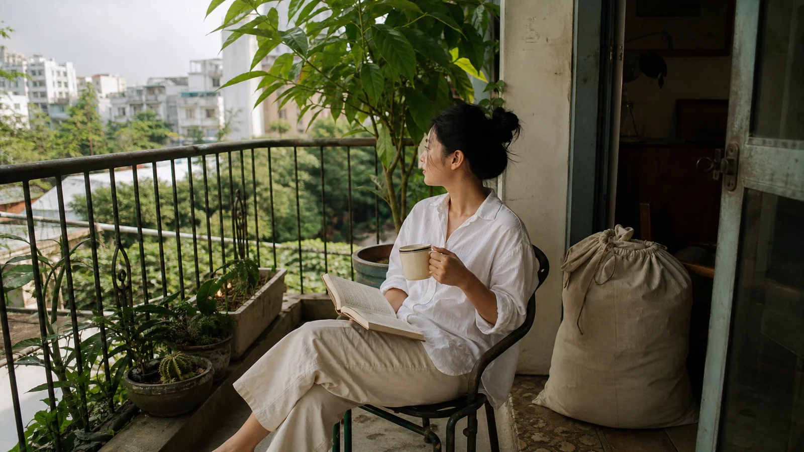 Tận Hưởng Chủ Nhật Trọn Vẹn: Tại Sao Bạn Nên Mang Quần Áo Ra Tiệm Giặt Sấy Hôm Nay?